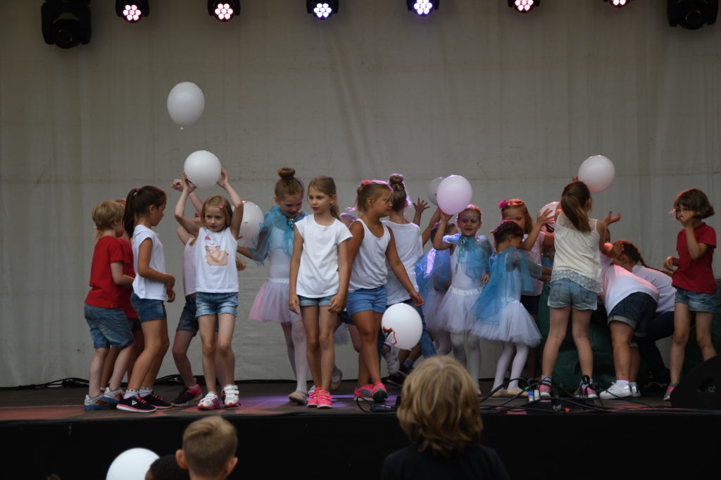 Kindertanz Adendorf 2018 Luftballons