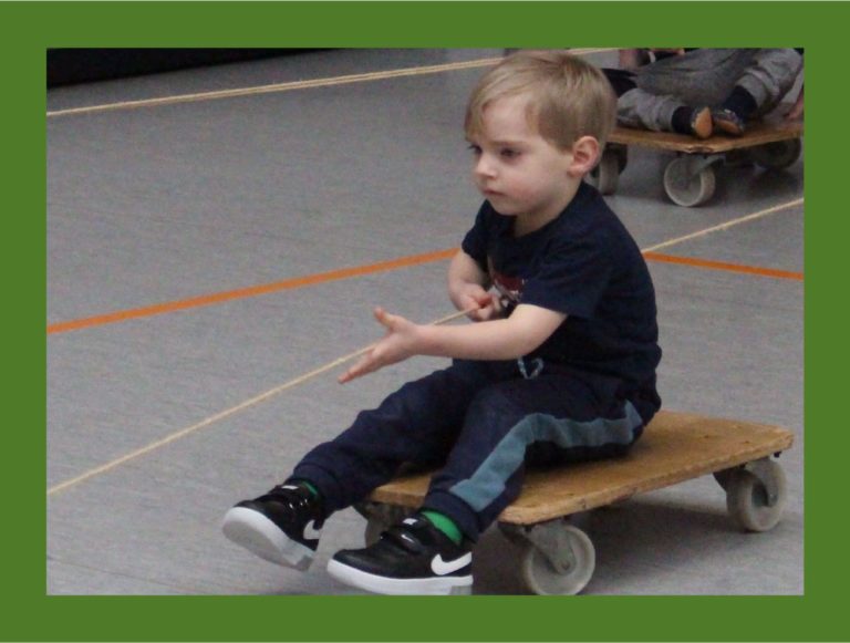 Hoppel und Bürste zu Besuch im Kindergarten - TSV Adendorf